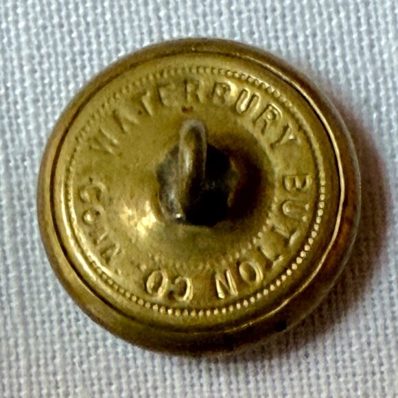 WWII US Army 7/8" Brass Button Waterbury Button Co - Picture 2 of 2